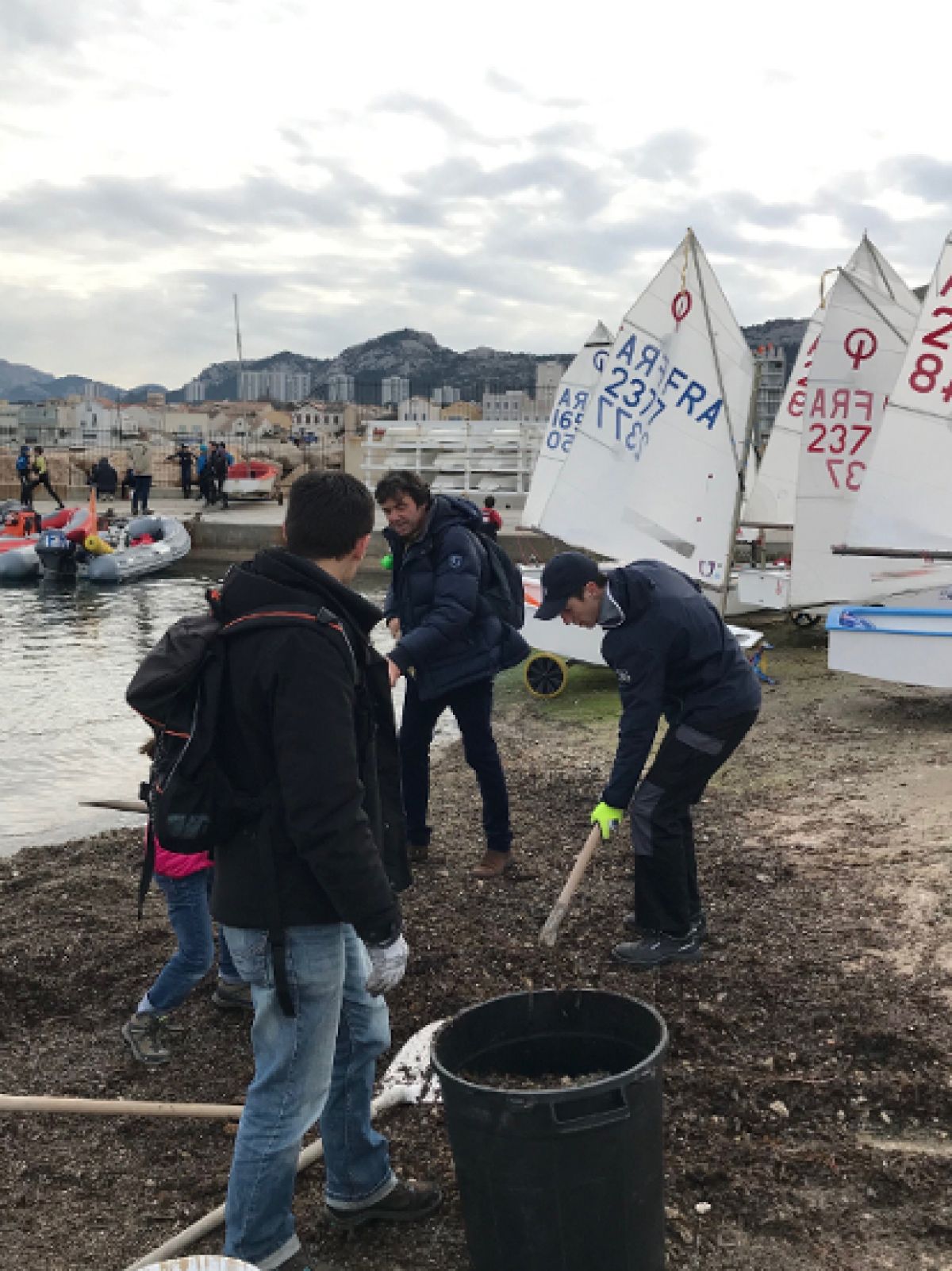 200119-nettoyage-cale-mise-a-l-eau-1