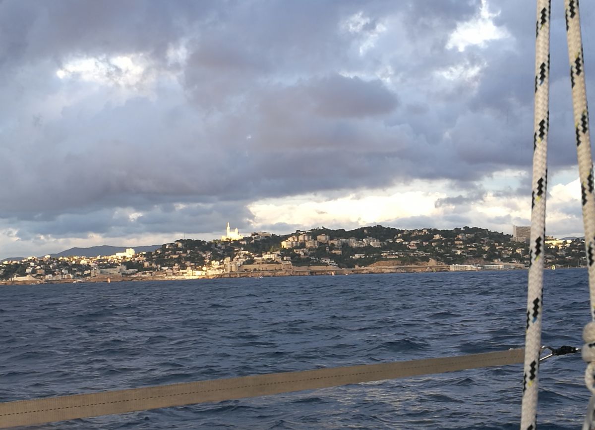 rade-marseille-automne